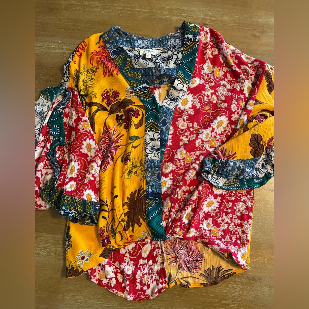 Small Umgee Colorful Floral Flutter Sleeve Top